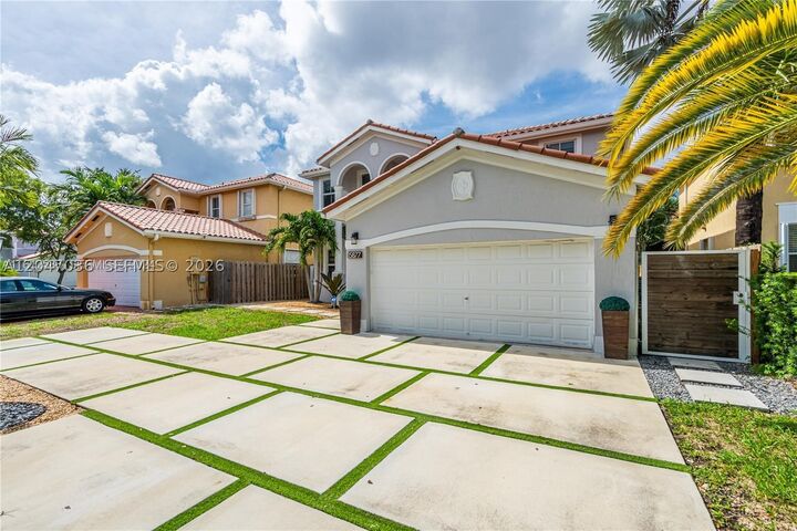 Property Photo: 15877 SW 61st Way FL 33193