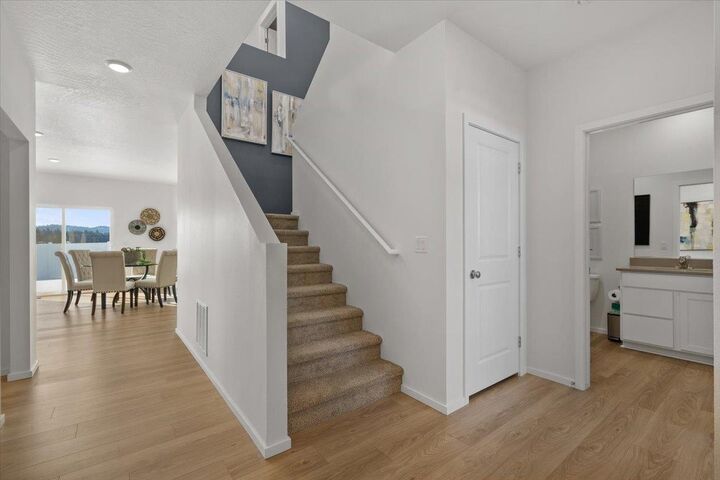 Property Photo:  710 E 4th St  WA 99006 