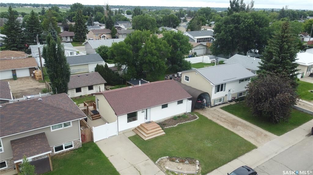 Property Photo:  1538 Smith Street  SK S6H 6V8 