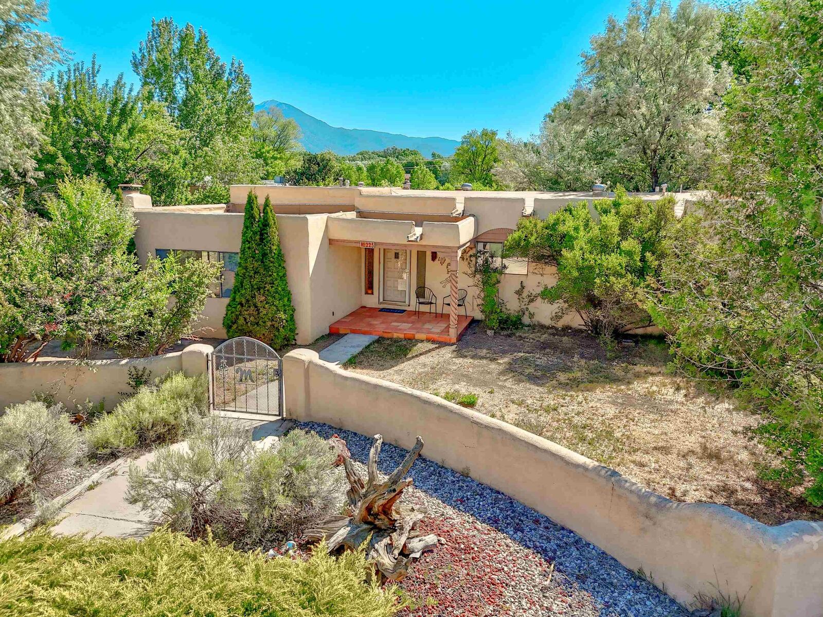 Property Photo: 225 Victor Court NM 87571