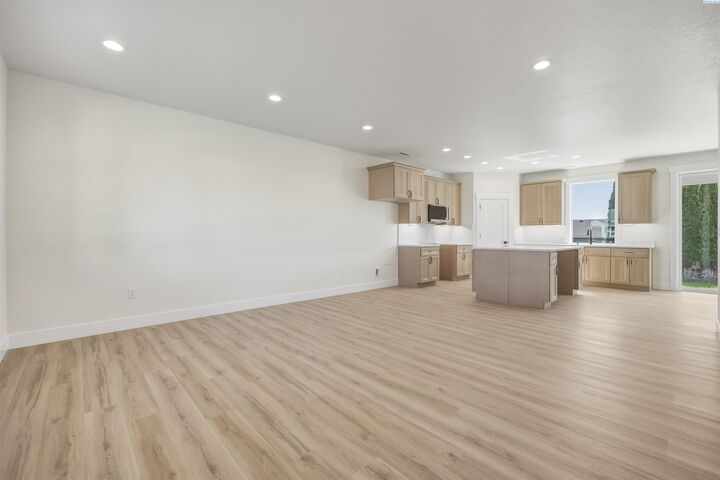 Property Photo: 316 Victoria Street WA 98944