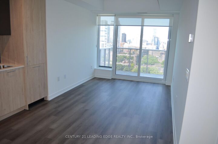 Property Photo: 10 Oak Street 2407 ON M5A 0Z1