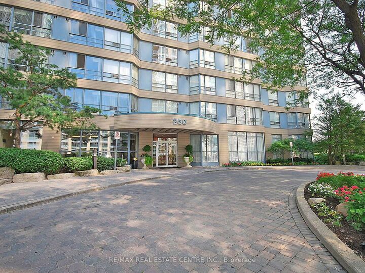 Property Photo: 250 Webb Drive 1616 ON L5B 3Z4