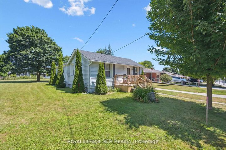 Property Photo:  240 Egremont Street N  ON N0G 2L2 