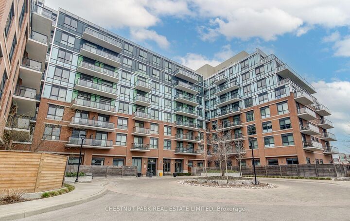 Property Photo: 11611 Yonge Street 109 ON L4E 1G2