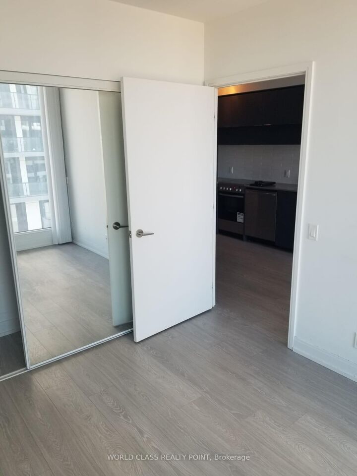 Property Photo: 181 Dundas Street E 4702 ON M5A 0N5