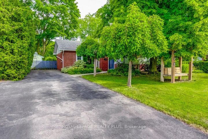 Property Photo: 5322 Windermere Drive ON L7L 3M1