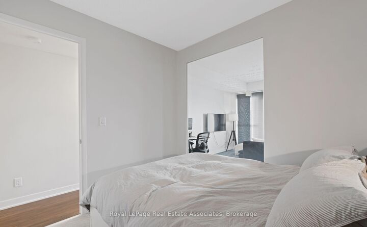Property Photo:  165 Legion Road N 1823  ON M8Y 0B3 
