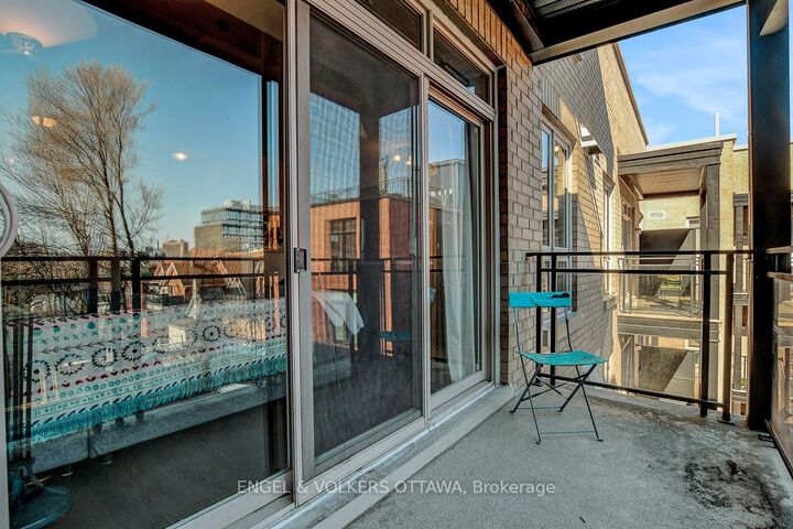 Property Photo:  429 Kent Street 428  ON K2P 1B5 