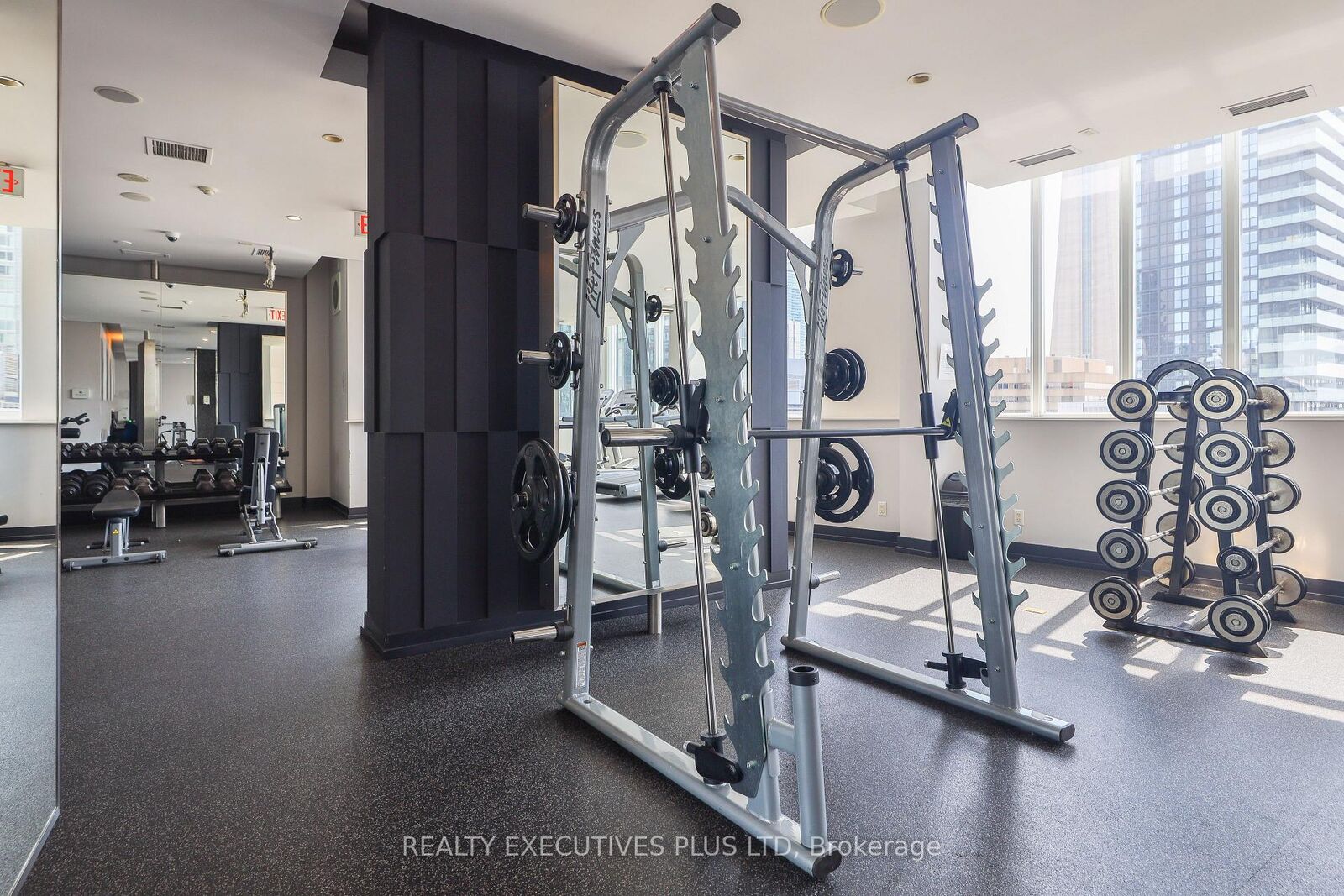 Property Photo: 250 Wellington Street W 1028 ON M5V 3P6