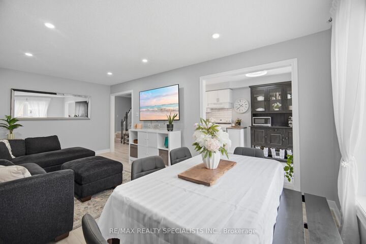 Property Photo:  69 Wood Circle  ON L7E 1R4 