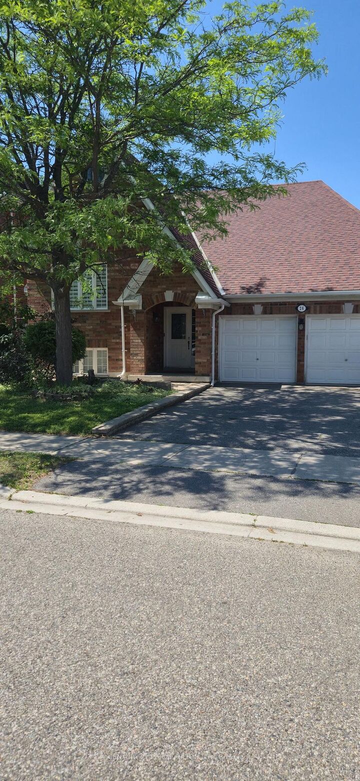 Property Photo: 26 Rushbrook Drive ON L6P 1E4