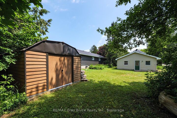 Property Photo: 586 Dawson Street S ON N0H 2T0