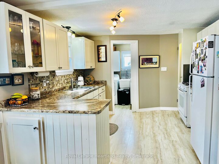 Property Photo:  12 Velma Street  ON N7G 3L3 