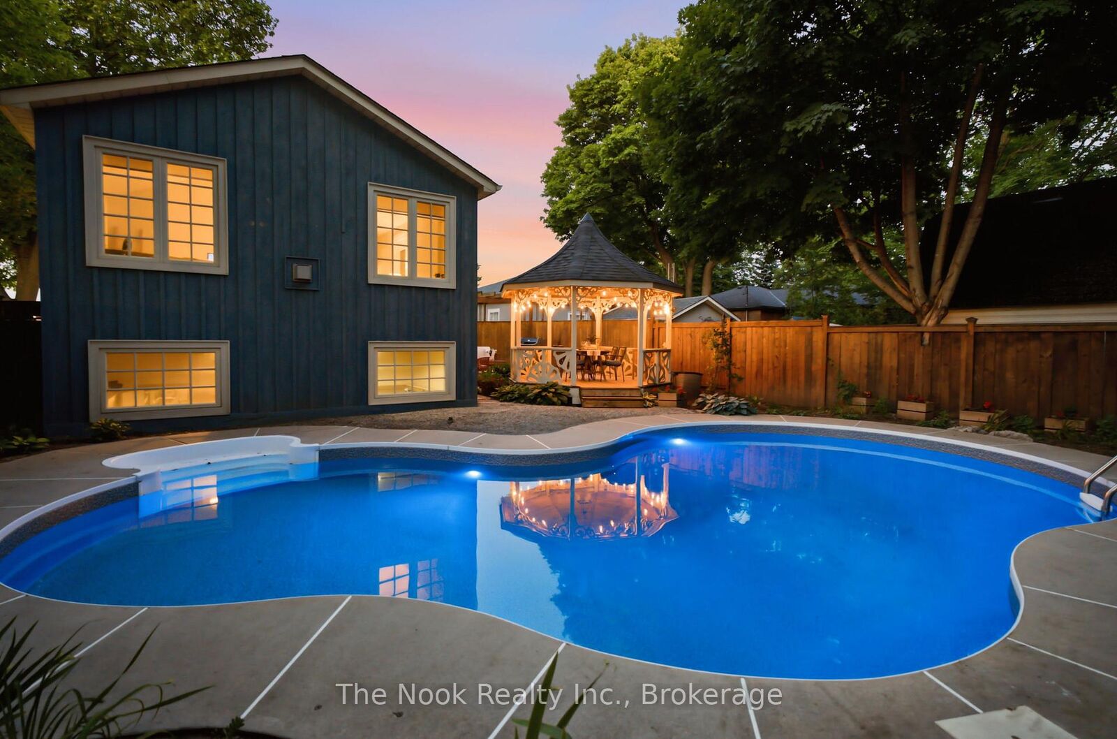 Property Photo:  400 Byron Street S  ON L1N 4R1 