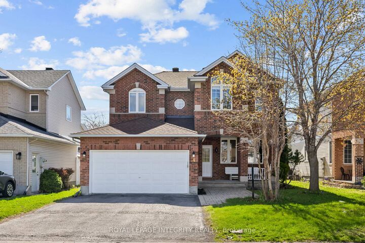 4 Tamarack Place N — photo 1