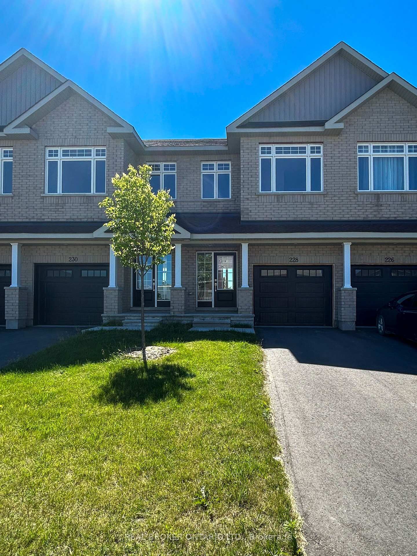 Photo de la propriété:  228 Hooper Street  ON K7C 0W2 
