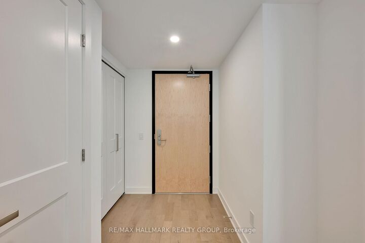 Property Photo: 340 Queen Street 406 ON K1R 0G1