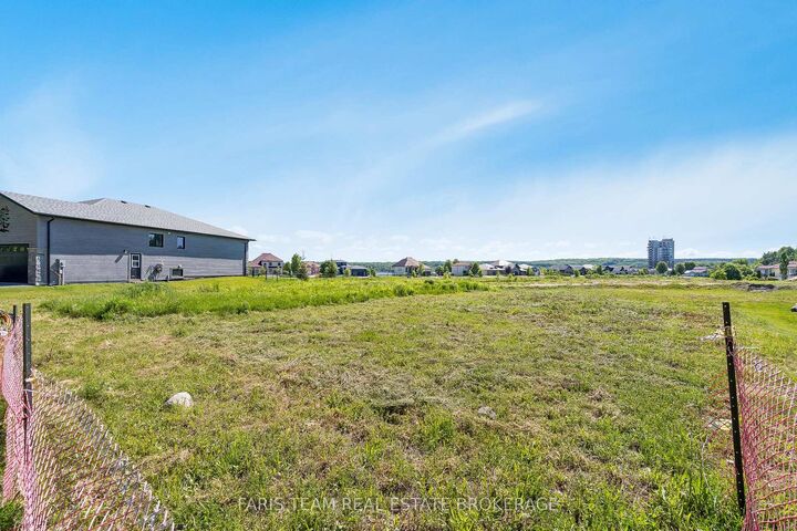 Property Photo:  565 Taylor Drive  ON L4R 5L9 