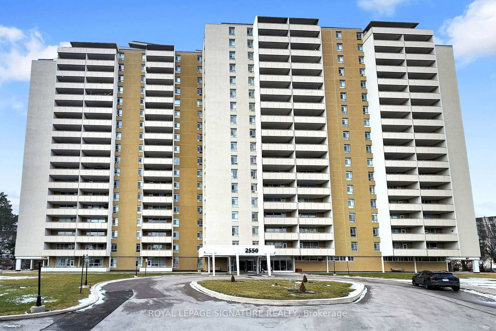 Property Photo:  2550 Pharmacy Avenue 703  ON M1W 1H9 