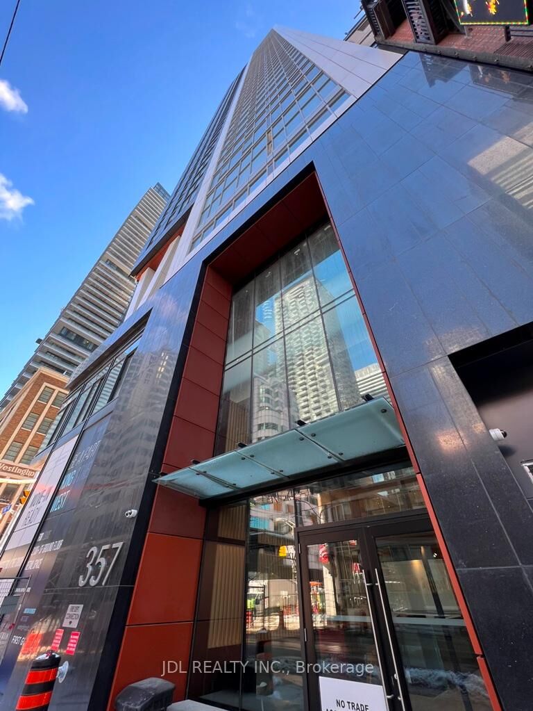 Property Photo: 357 King Street W 2804 ON M5V 1K1