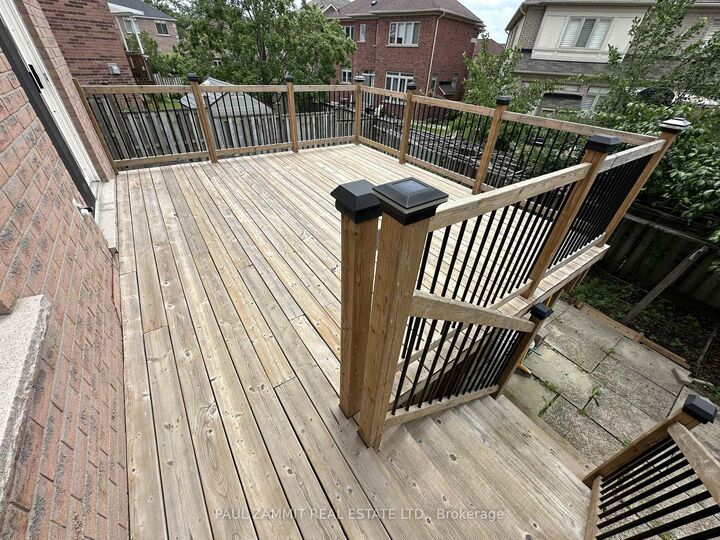 Property Photo:  103 Scoville Square  ON M1V 5M1 