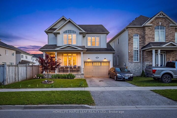 721 Cook Crescent — photo 1