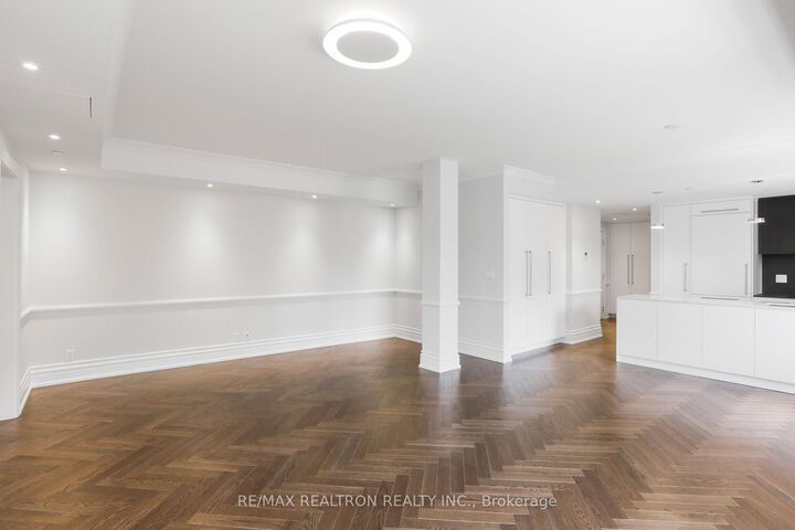 Property Photo:  2 Clarendon Avenue 206  ON M4V 1H9 
