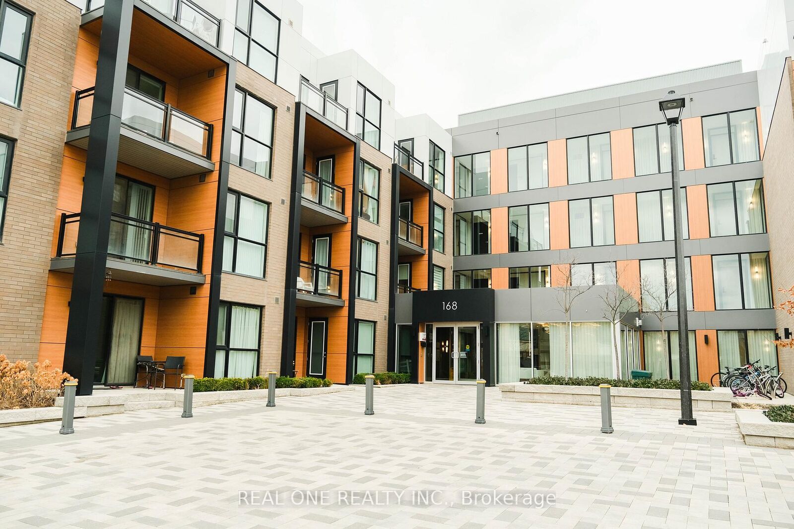 Property Photo:  168 Sabina Drive 115  ON L6H 0W5 