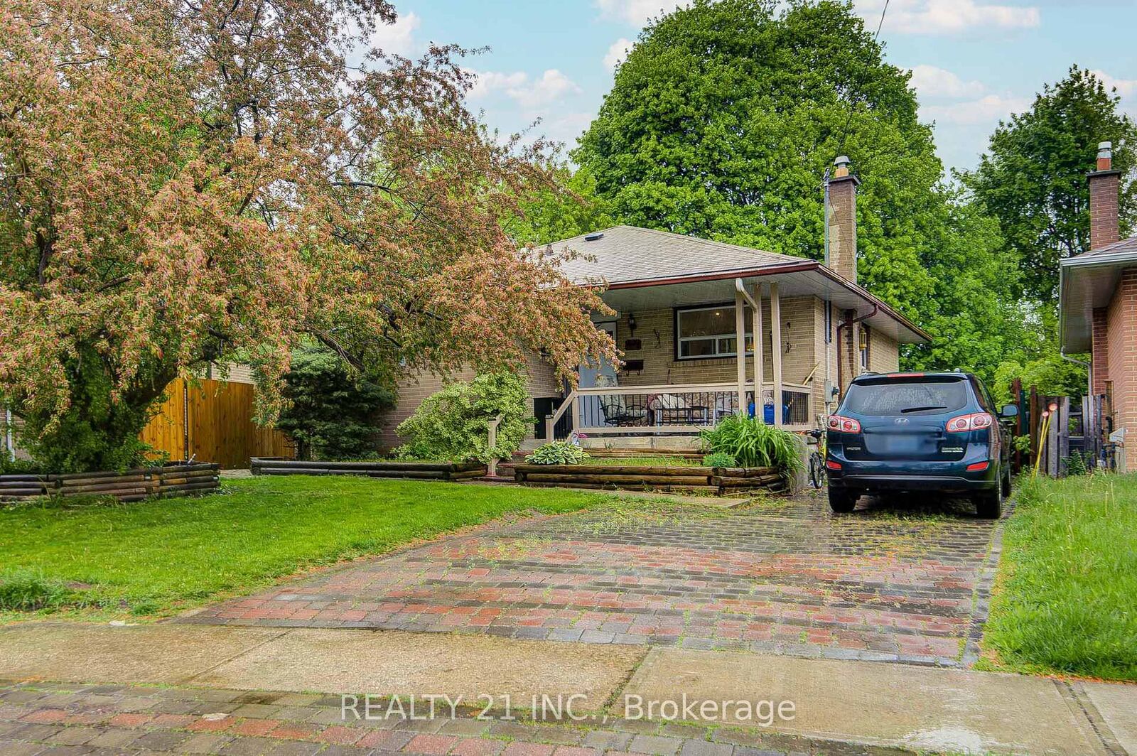 Property Photo:  44 Sundance Crescent  ON M1G 2M2 