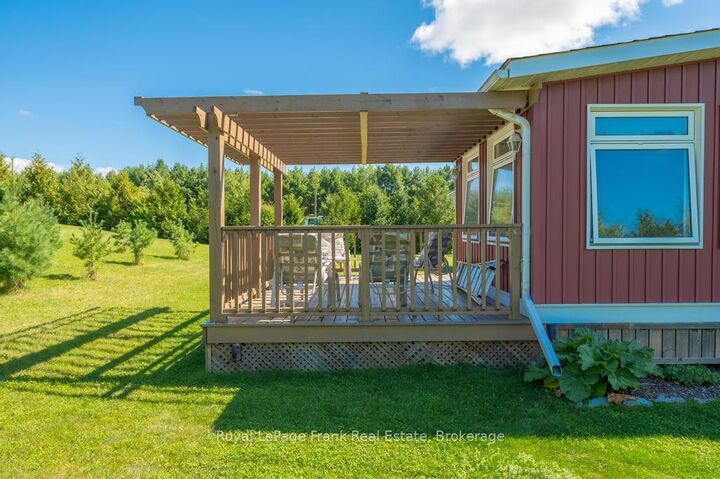 Property Photo: 406 Lakehurst Circle Road ON K0L 1J0