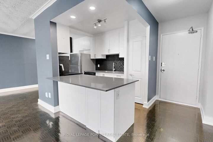 Property Photo: 4 Superior Avenue 8 ON M8V 2M4