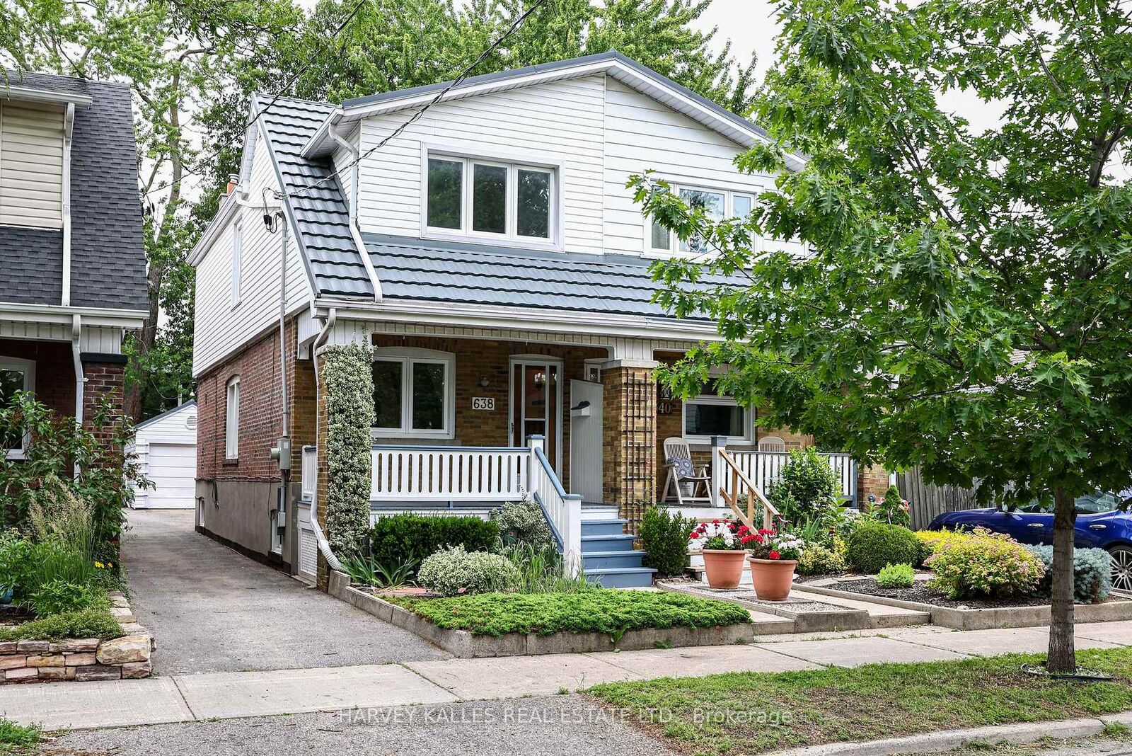 Property Photo:  638 Milverton Boulevard  ON M4C 1X7 