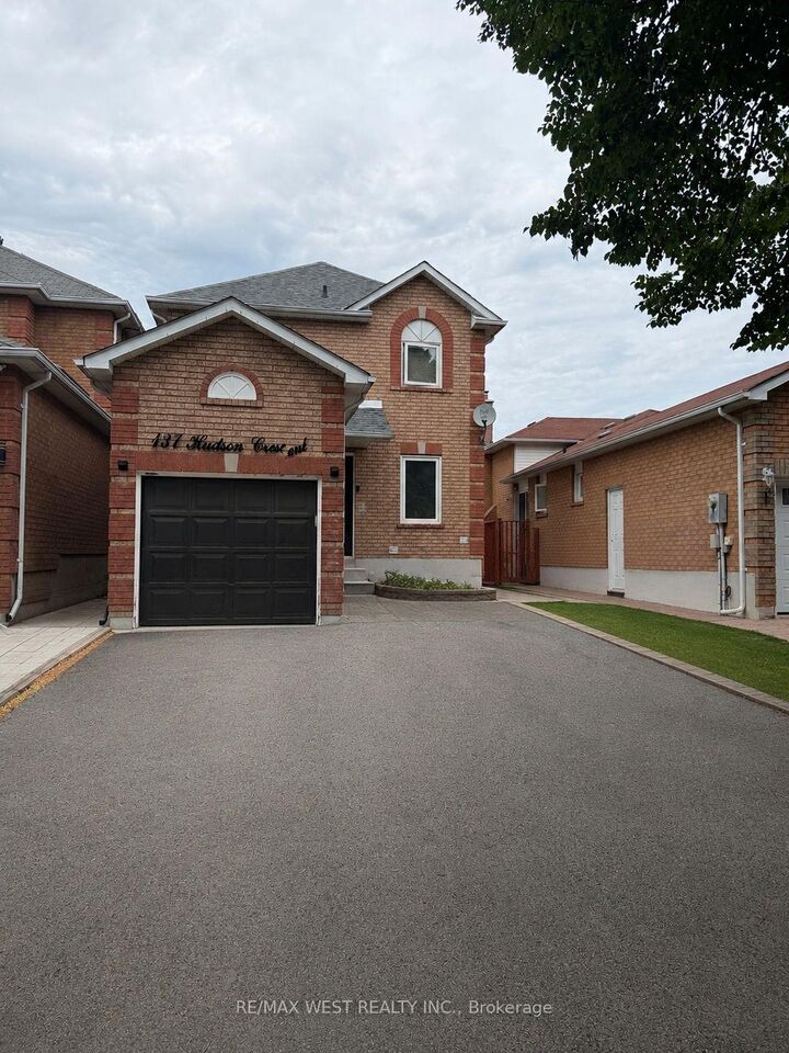 137 Hudson Crescent — photo 1