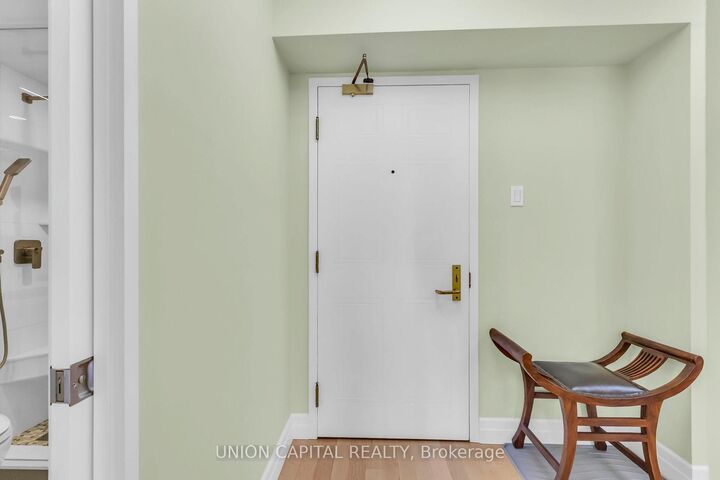 Property Photo:  265 Westcourt Place 502  ON N2L 6E4 
