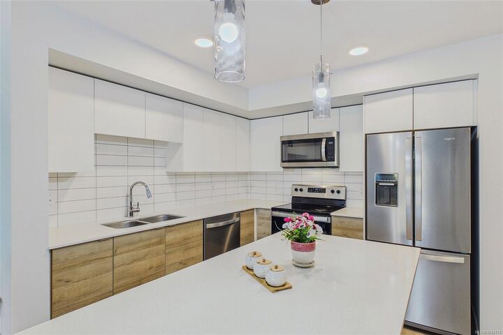 4820 Cedar Ridge Pl #204 — photo 1