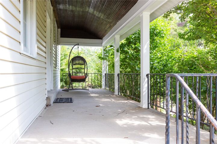 Property Photo:  811 Rockwood Ave  PA 15234 