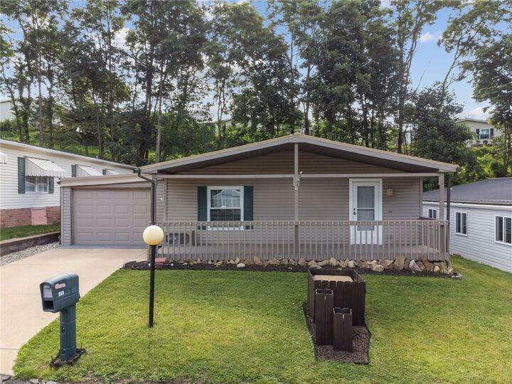 Property Photo: 516 Heritage Lane PA 15668