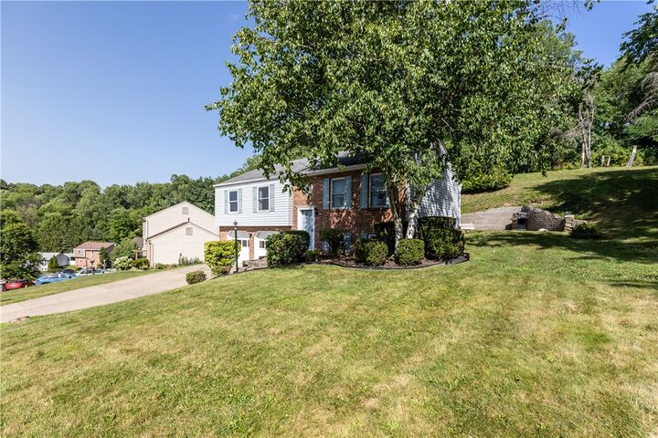 Property Photo:  10 Kohleen Drive  PA 15136 