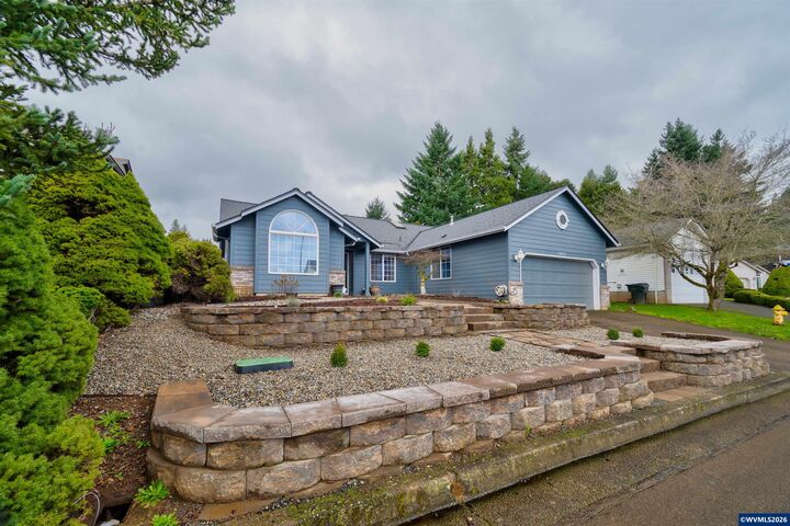 Property Photo: 5847 Cobalt Lp SE OR 97306