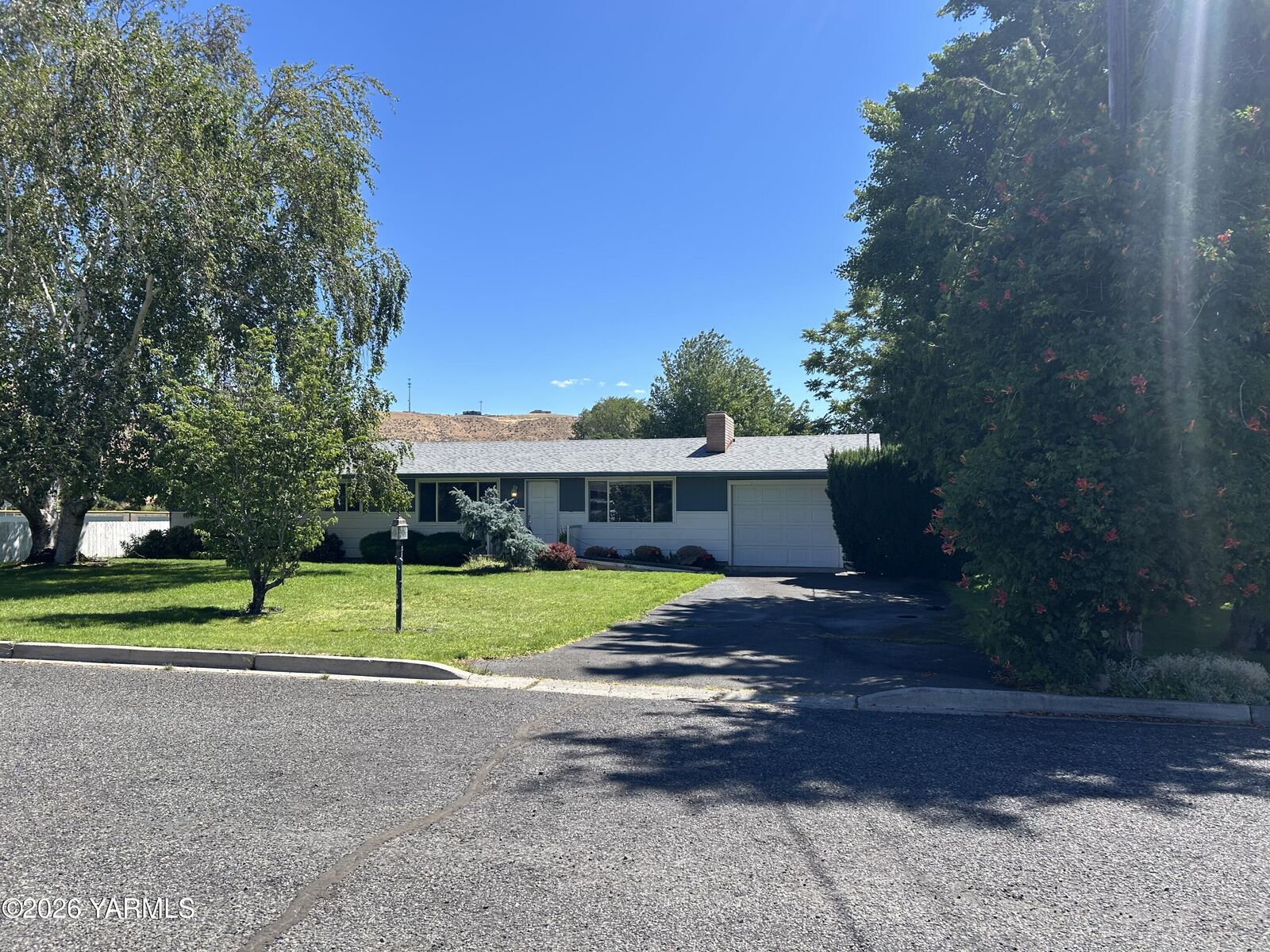 Property Photo: 39 Saint John Ave WA 98937