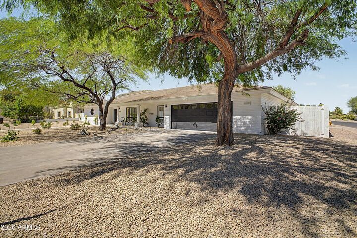Property Photo: 13016 N 1st Place AZ 85022