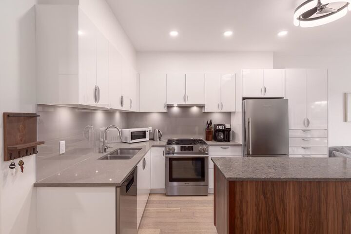 Property Photo:  2666 Duke Street 404  BC V5R 4S9 