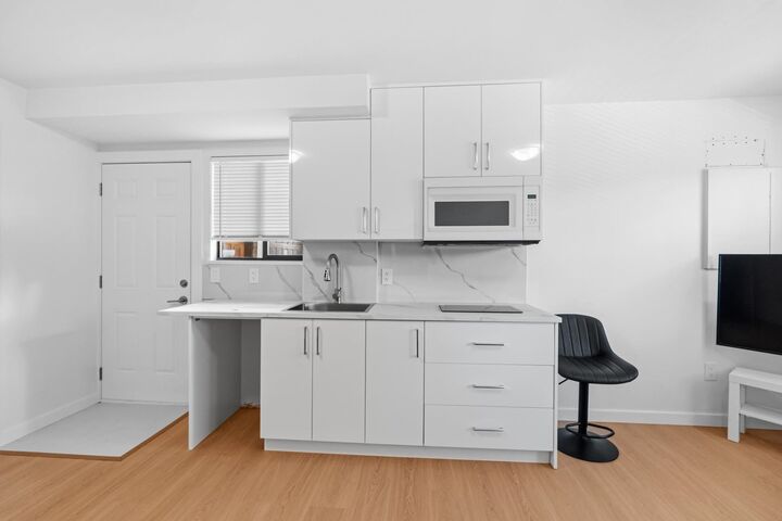 Property Photo:  3xxx St. Andrews Avenue Studio  BC V7N 2A3 