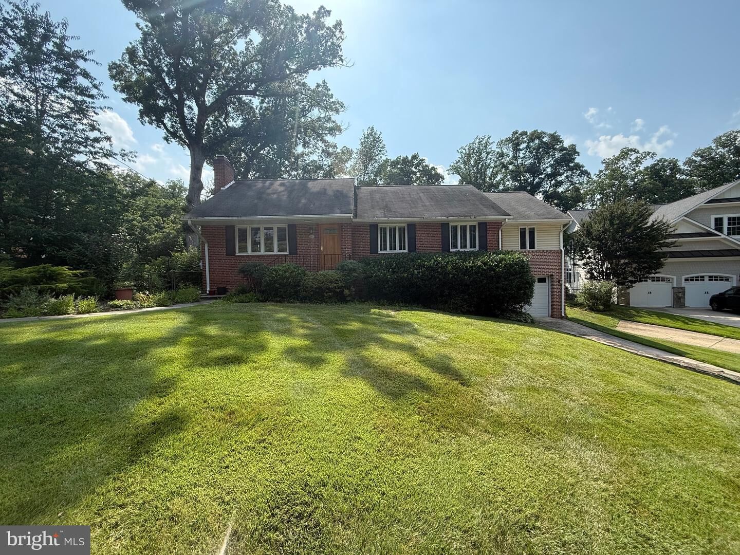 Property Photo: 2616 N Upland Street VA 22207