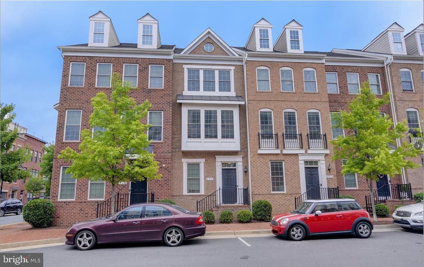 Property Photo: 270 High Rail Terrace SE VA 20175