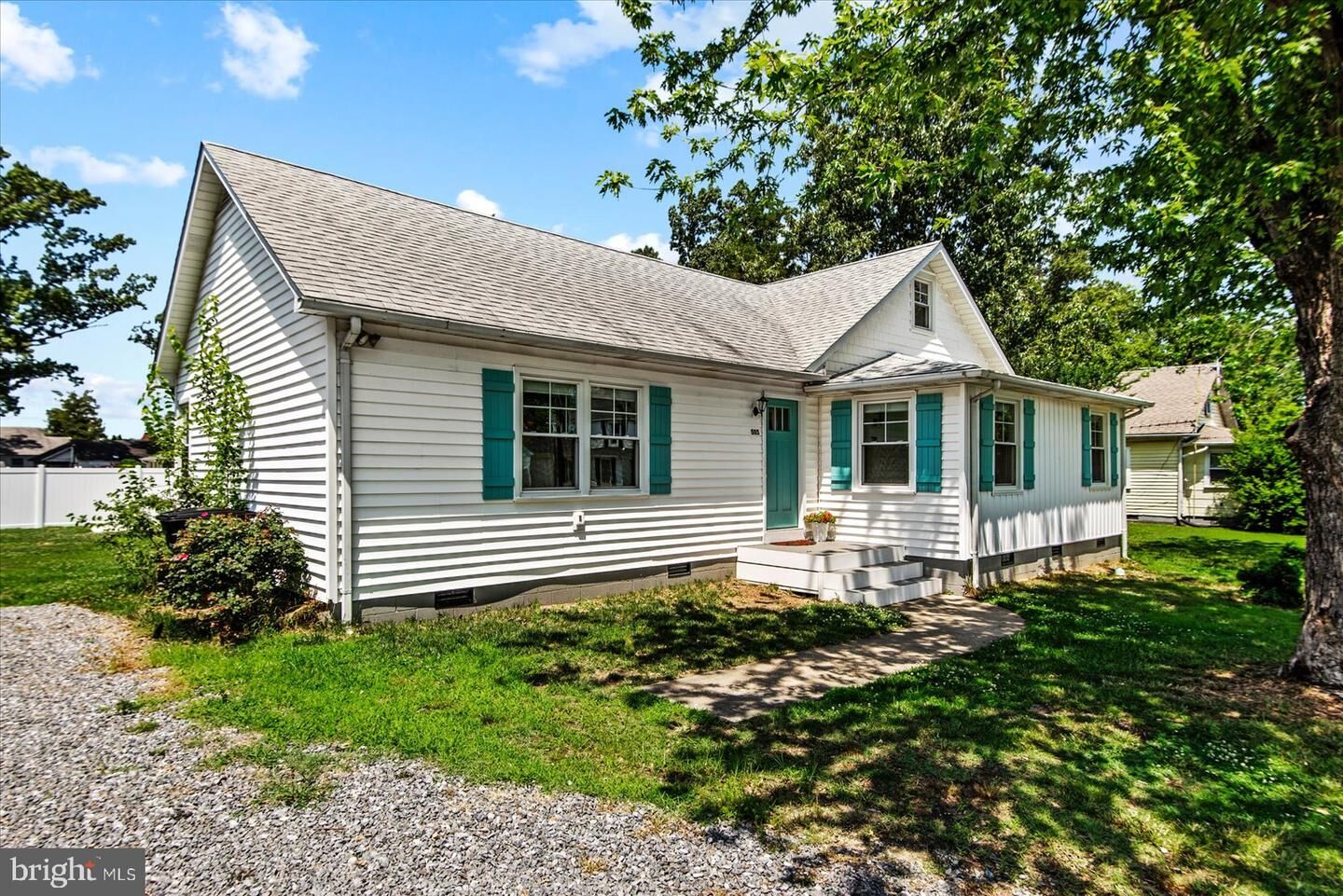 Property Photo: 505 Monroe Bay Avenue VA 22443