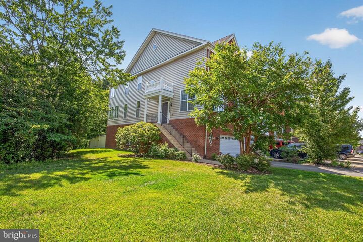 Property Photo:  43283 Mitcham Square  VA 20148 