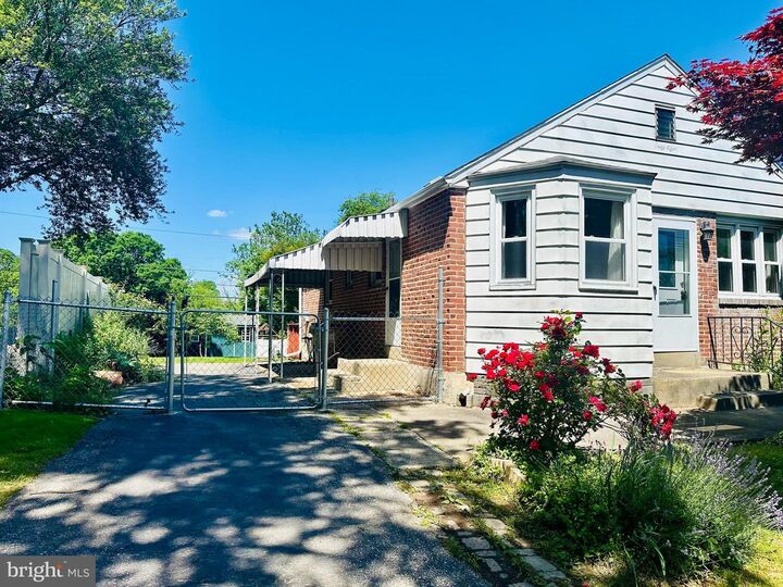 Property Photo: 48 Barren Road PA 19073