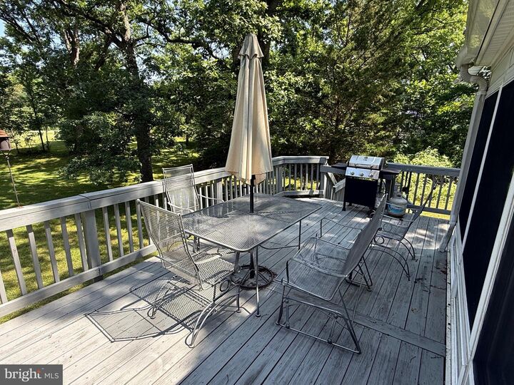Property Photo: 8611 Oakmont Street MD 20877